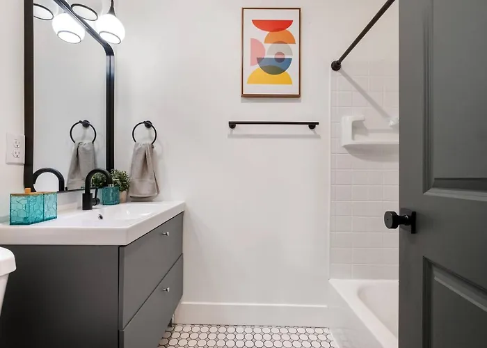 Modern 1br Brick Kingbed +close To Dt